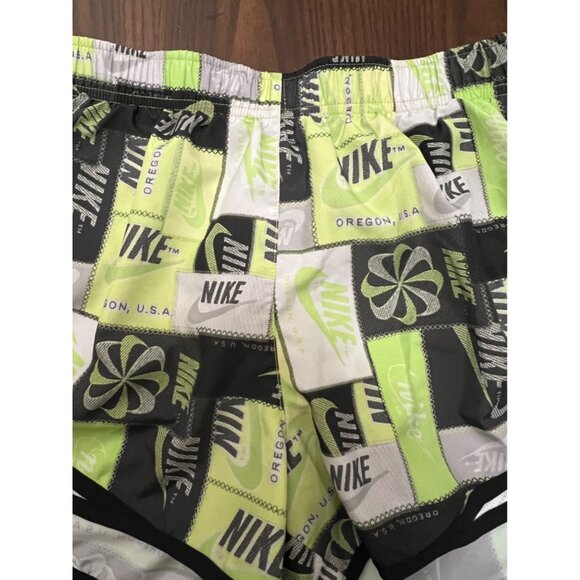 Nike Athletic Running Shorts Green Black Logo Lined Activewear Athleisure Small - Picture 2 of 10